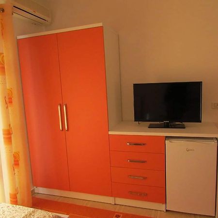 Vila Ahmeti Sarandë Exteriör bild